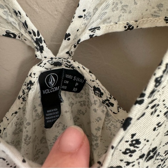 Volcom Black and White Floral Blouse - Picture 3 of 6